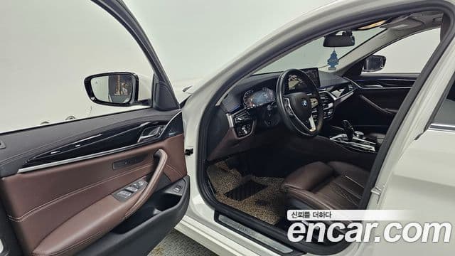 BMW 5 Series 2021 — Şəkil 10/20