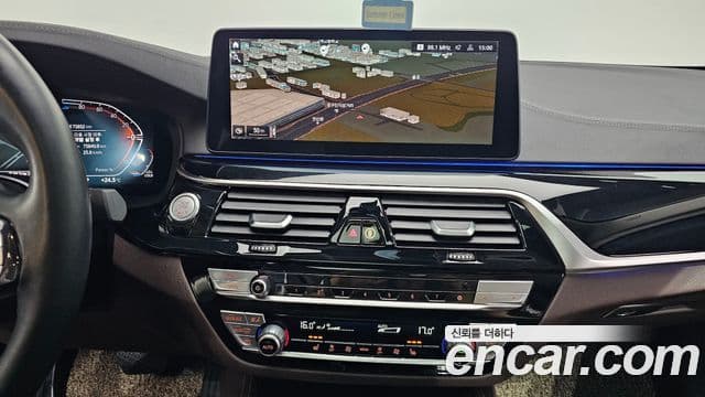 BMW 5 Series 2021 — Şəkil 12/20