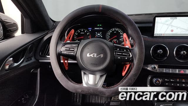 Kia Stinger 2023 — Фото 13/20
