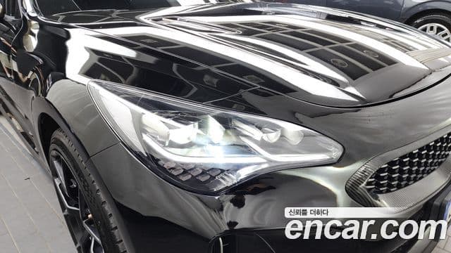 Kia Stinger Meister 2023 — Şəkil 18/35