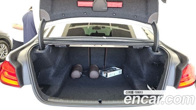 BMW 5 Series 2020 — ფოტო 20/20
