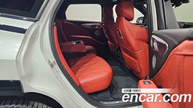 BMW XM 2023 — Photo 22/35