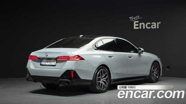 BMW 5 Series 2024 — Şəkil 2/20