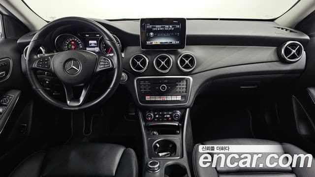Mercedes-Benz GLA-Class 2019 — ფოტო 7/20