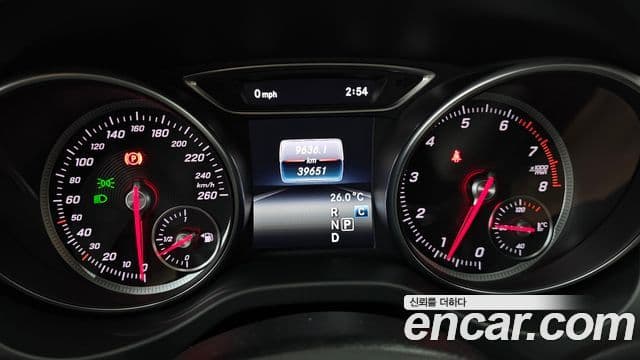 Mercedes-Benz GLA-Class 2019 — ფოტო 8/20