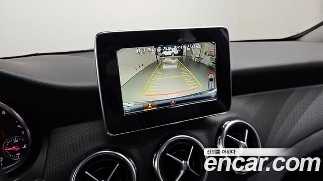 Mercedes-Benz GLA-Class 2019 — ფოტო 17/20