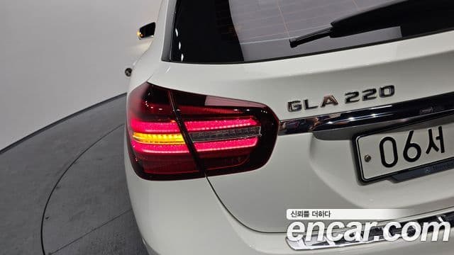 Mercedes-Benz GLA-Class 2019 — Photo 10/30