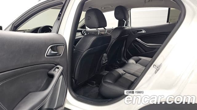 Mercedes-Benz GLA-Class 2019 — Photo 8/30
