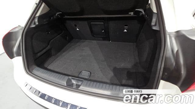 Mercedes-Benz GLA-Class 2019 — Photo 25/30