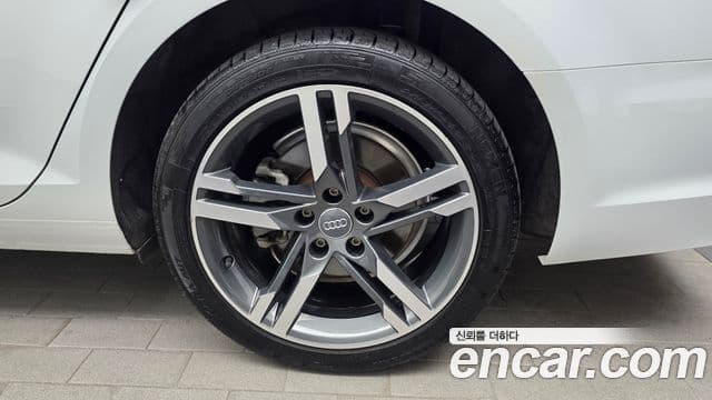 Audi A4 2019 — Photo 29/31