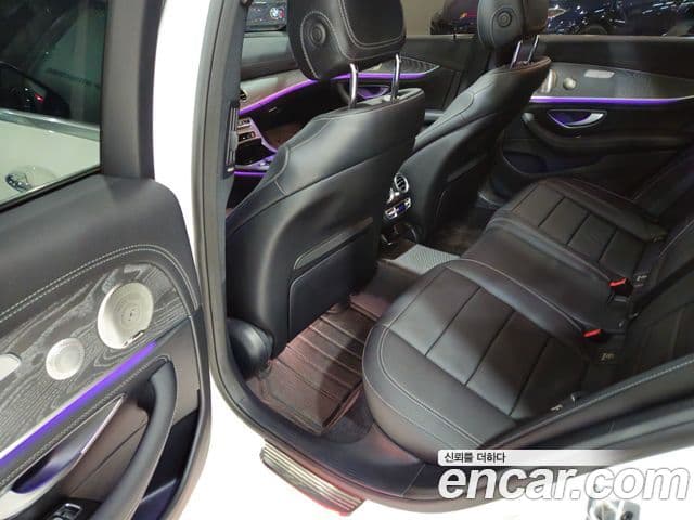 Mercedes-Benz E-Class 2022 — Şəkil 10/20
