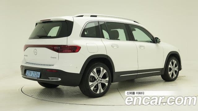 Mercedes-Benz EQB 2025 — ფოტო 16/17