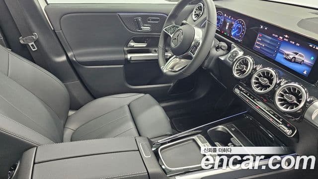 Mercedes-Benz EQB 2025 — ფოტო 15/17
