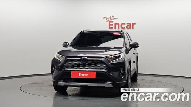 Toyota RAV4 2019 — ფოტო 3/20