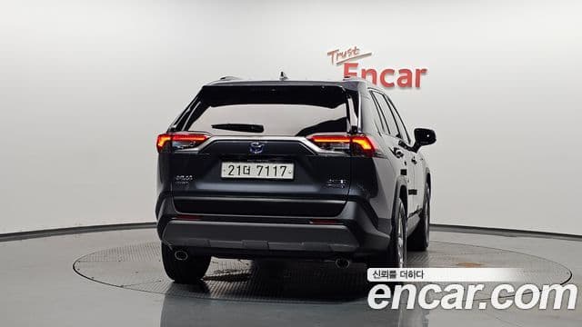 Toyota RAV4 2019 — ფოტო 4/20