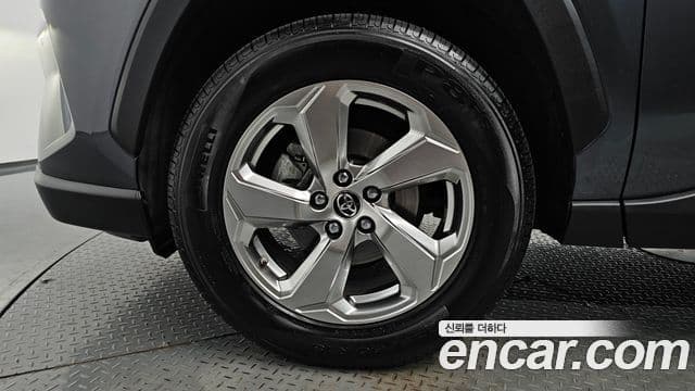 Toyota RAV4 2019 — ფოტო 5/20