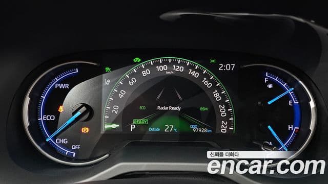 Toyota RAV4 2019 — ფოტო 8/20