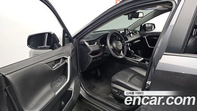 Toyota RAV4 2019 — ფოტო 10/20