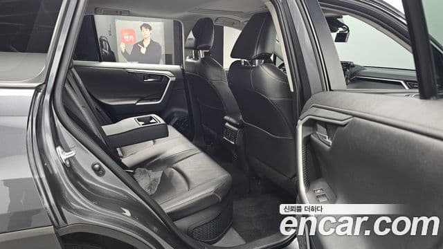 Toyota RAV4 2019 — ფოტო 11/20