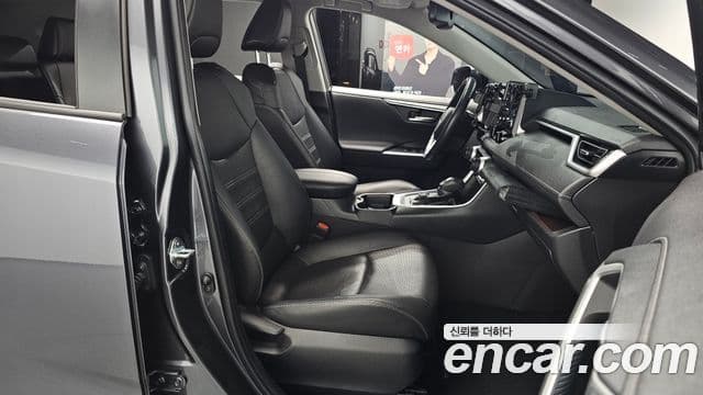 Toyota RAV4 2019 — ფოტო 12/20