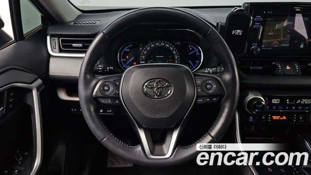 Toyota RAV4 2019 — ფოტო 13/20