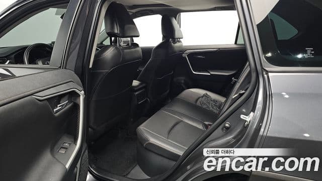 Toyota RAV4 2019 — Photo 23/35