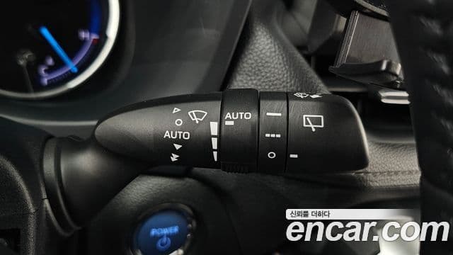 Toyota RAV4 2019 — Photo 22/35