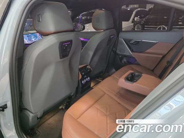 BMW 5 Series 2025 — Şəkil 11/19