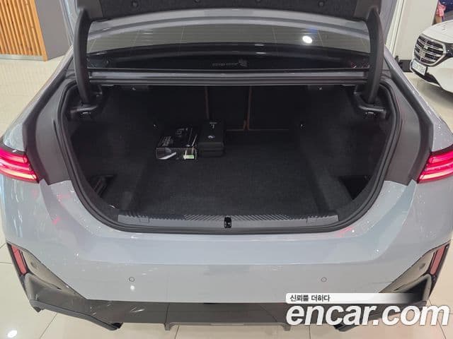 BMW 5 Series 2025 — Şəkil 17/19