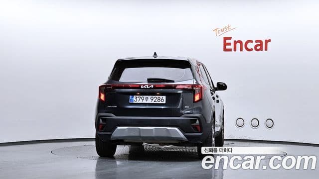 Kia Seltos 2023 — ფოტო 4/20