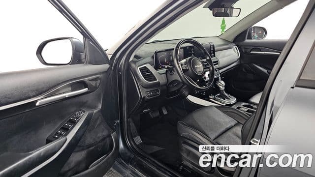 Kia Seltos 2023 — Şəkil 10/20