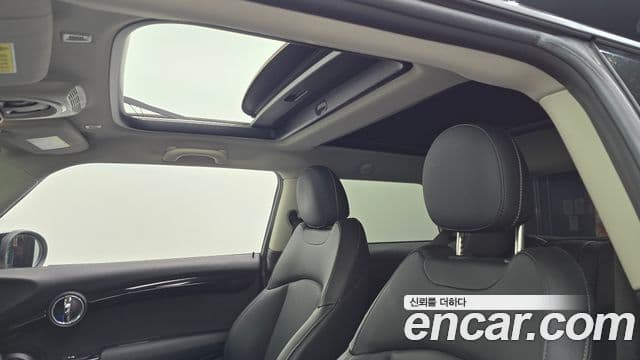 Mini Cooper S 2020 — ფოტო 18/31