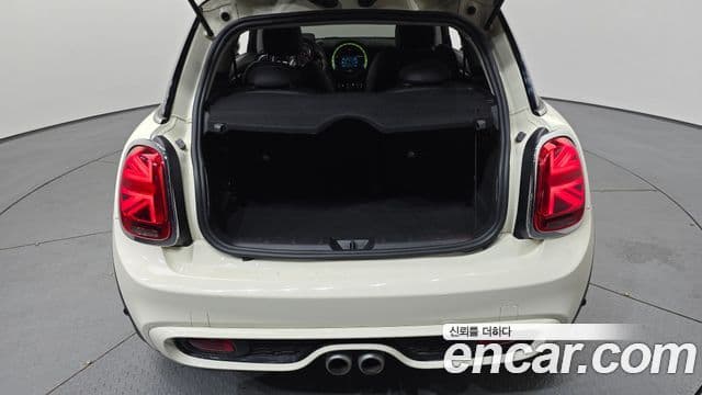 Mini Cooper S 2020 — ფოტო 14/31