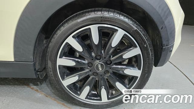 Mini Cooper S 2020 — ფოტო 3/31