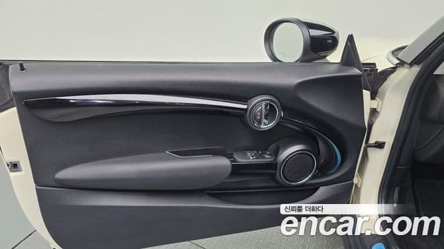 Mini Cooper S 2020 — ფოტო 15/31
