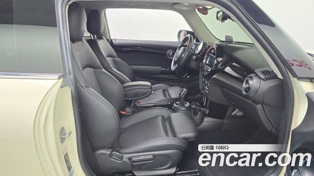 Mini Cooper S 2020 — ფოტო 5/31