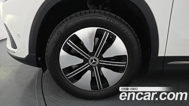 Mercedes-Benz EQA 2023 — ფოტო 25/32