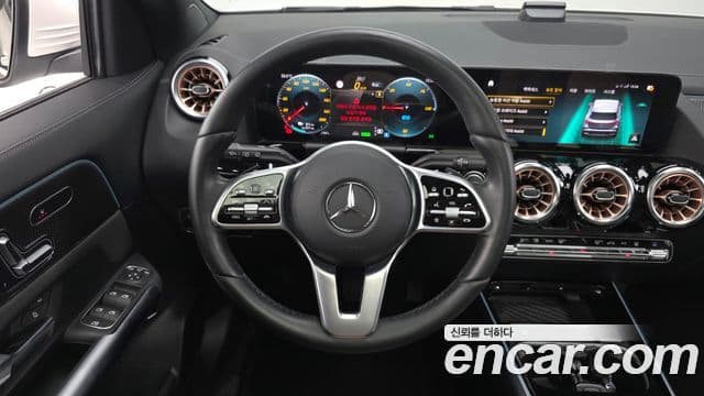 Mercedes-Benz EQA 2023 — ფოტო 17/32