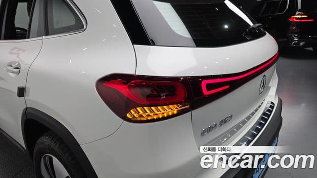 Mercedes-Benz EQA 2023 — ფოტო 15/32