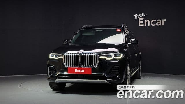 BMW X7 2021 — Photo 19/20