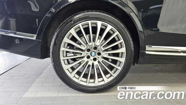 BMW X7 2021 — Photo 14/20