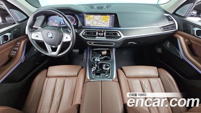BMW X7 2021 — Photo 8/20