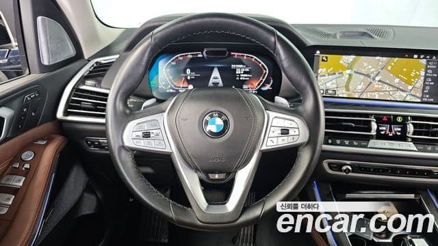 BMW X7 2021 — Photo 15/20