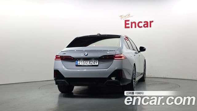 BMW 5 Series 2025 — ფოტო 4/20