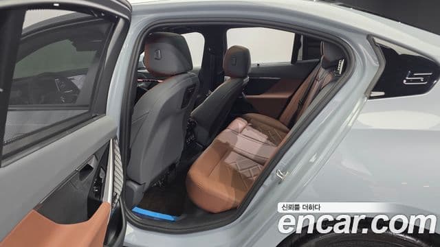 BMW 5 Series 2025 — Photo 7/20
