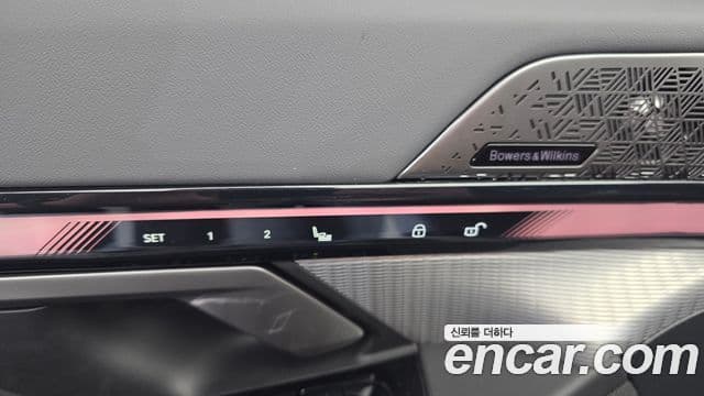 BMW 5 Series 2025 — ფოტო 14/20