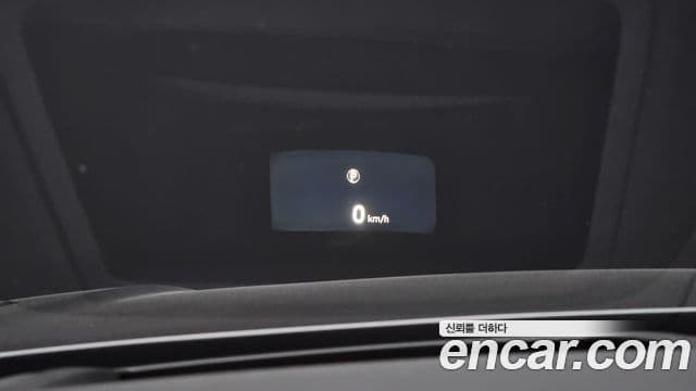 Land Rover Range Rover Velar 2018 — Şəkil 15/20