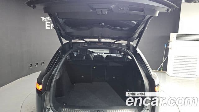 Land Rover Range Rover Velar 2018 — фото 20 из 20