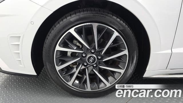 Hyundai Sonata Hybrid 2023 — Photo 34/37