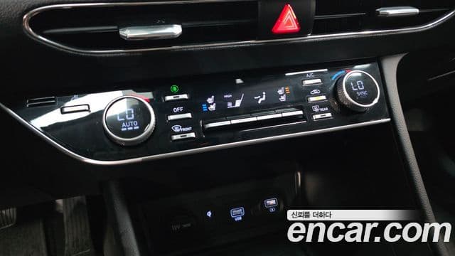 Hyundai Sonata Hybrid 2023 — Photo 24/37